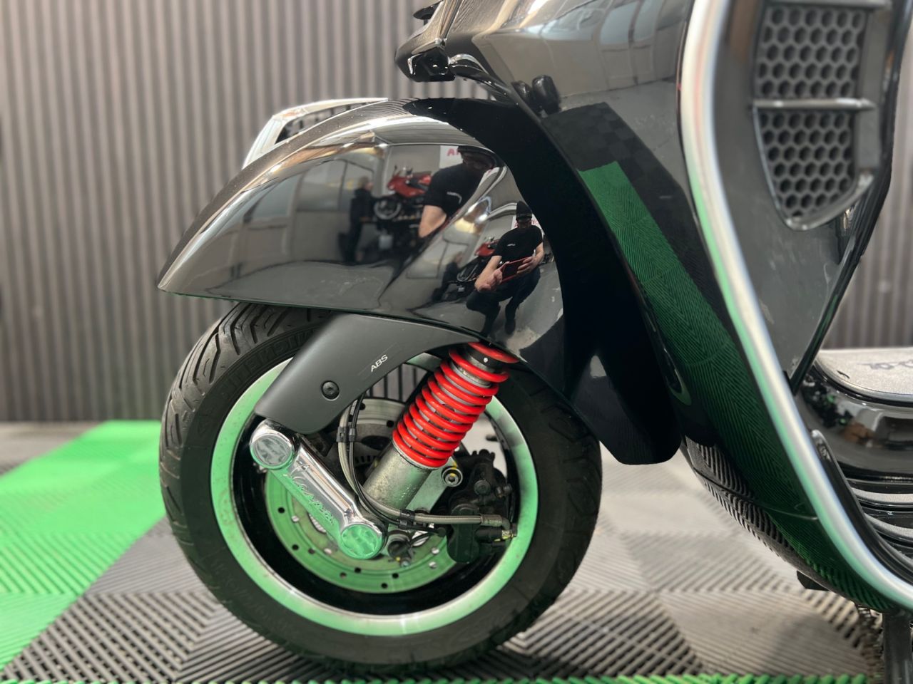 Used Piaggio Vespa GTS for sale - 78435596: Photo 18