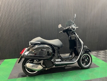 Used Piaggio Vespa GTS undefined for sale - bike-78435596: Photo