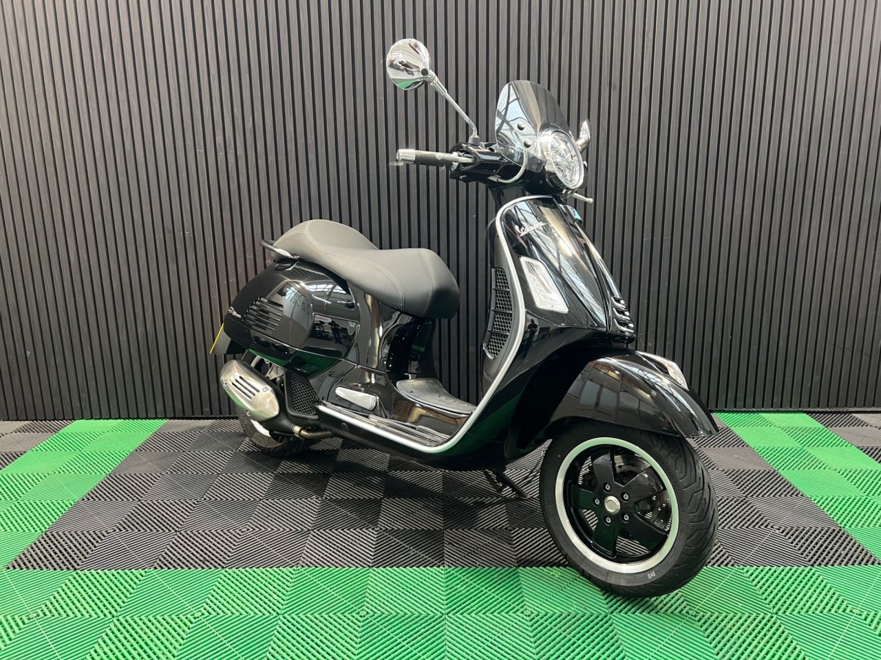 Used Piaggio Vespa GTS for sale - 78435596: Photo 6