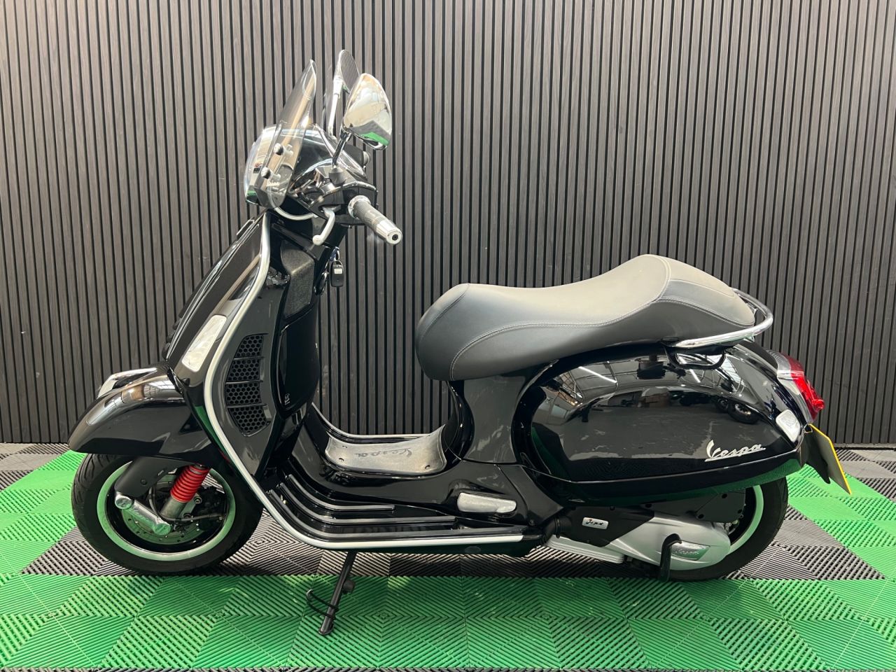 Used Piaggio Vespa GTS for sale - 78435596: Photo 7