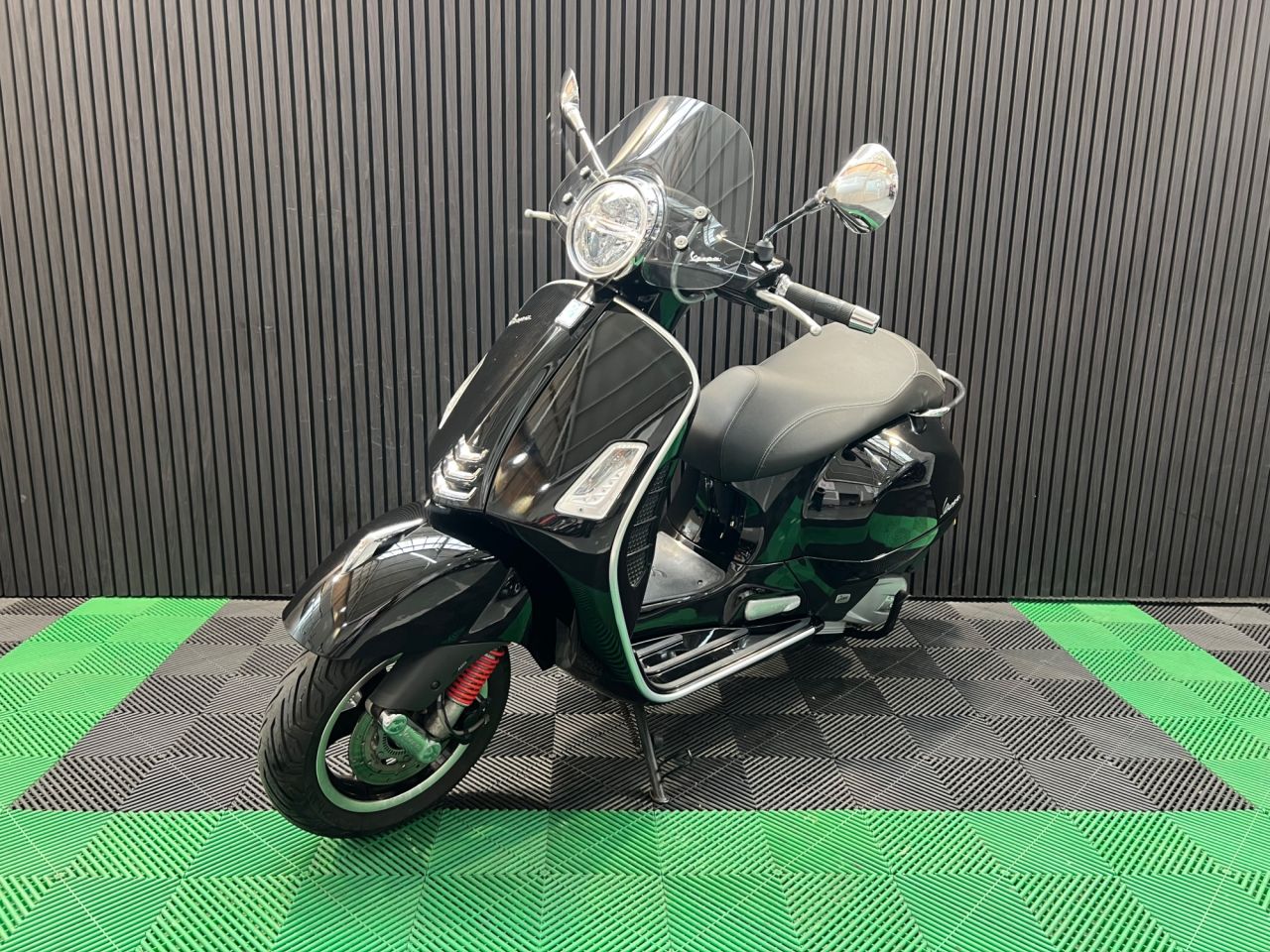 Used Piaggio Vespa GTS for sale - 78435596: Photo 9