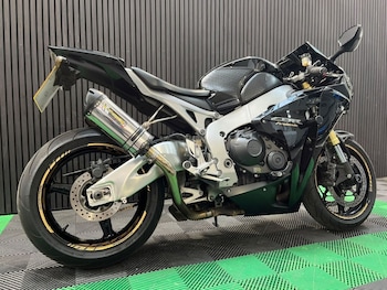 Used Honda CBR1000RR Fireblade undefined for sale - bike-79165758: Photo