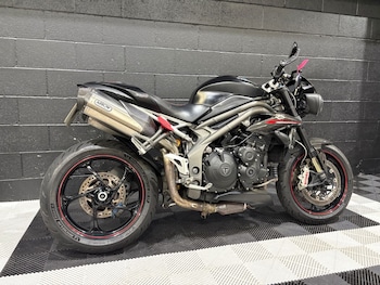 Used Triumph Speed Triple 1050 undefined for sale - bike-78434862: Photo
