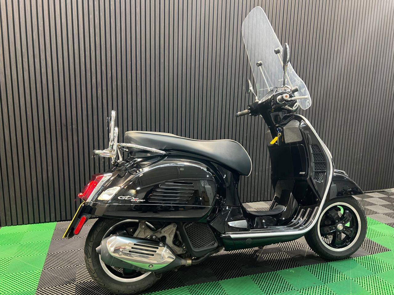 Used Piaggio Vespa GTS for sale - 78435334: Photo 4