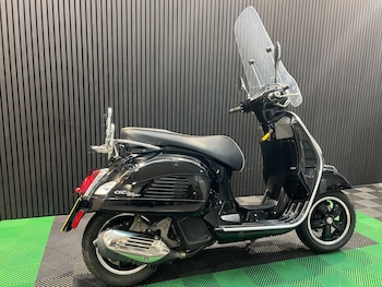 Used Piaggio Vespa GTS undefined for sale - bike-78435334: Photo