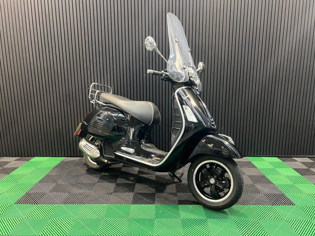 Used Piaggio Vespa GTS for sale - 78435334: Photo 6