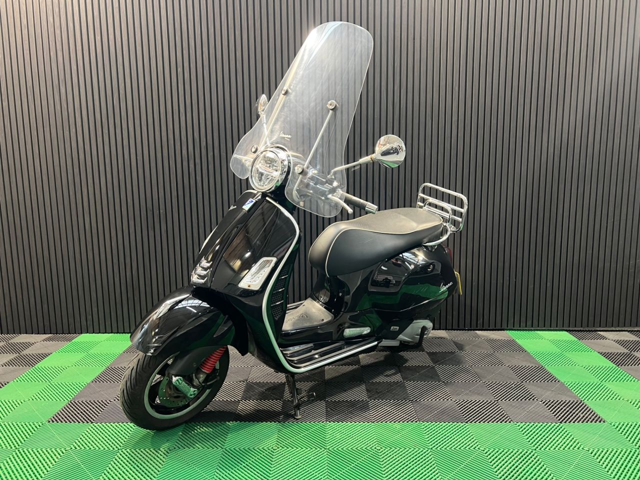 Used Piaggio Vespa GTS for sale - 78435334: Photo 9