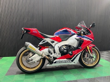 Used Honda CBR1000RR Fireblade undefined for sale - bike-78640125: Photo