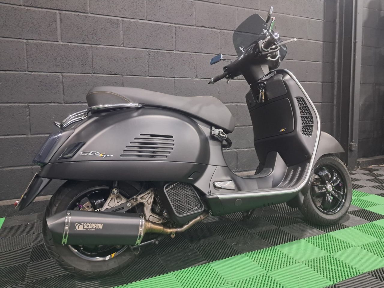 Used Piaggio Vespa GTS for sale - 78434955: Photo 4