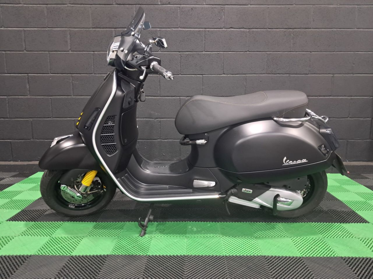 Used Piaggio Vespa GTS for sale - 78434955: Photo 9