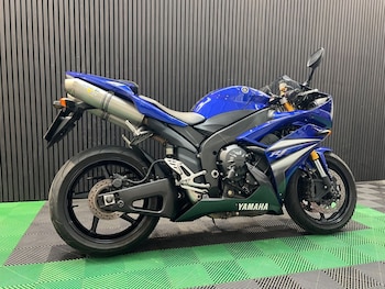 Used Yamaha R1 undefined for sale - bike-79045463: Photo