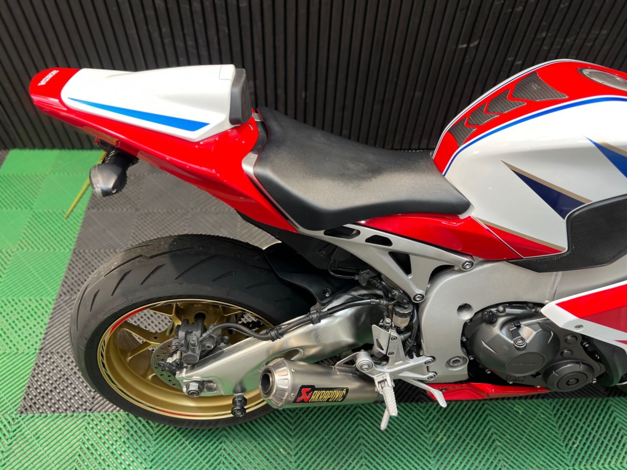 Used Honda CBR1000RR Fireblade for sale - 78836544: Photo 15