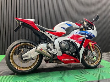 Used Honda CBR1000RR Fireblade undefined for sale - bike-78836544: Photo