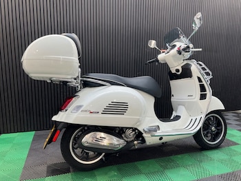 Used Piaggio Vespa GTS undefined for sale - bike-79381120: Photo