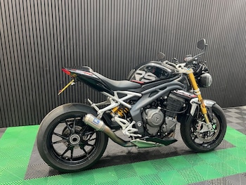 Used Triumph Speed triple 1200 undefined for sale - bike-78435449: Photo
