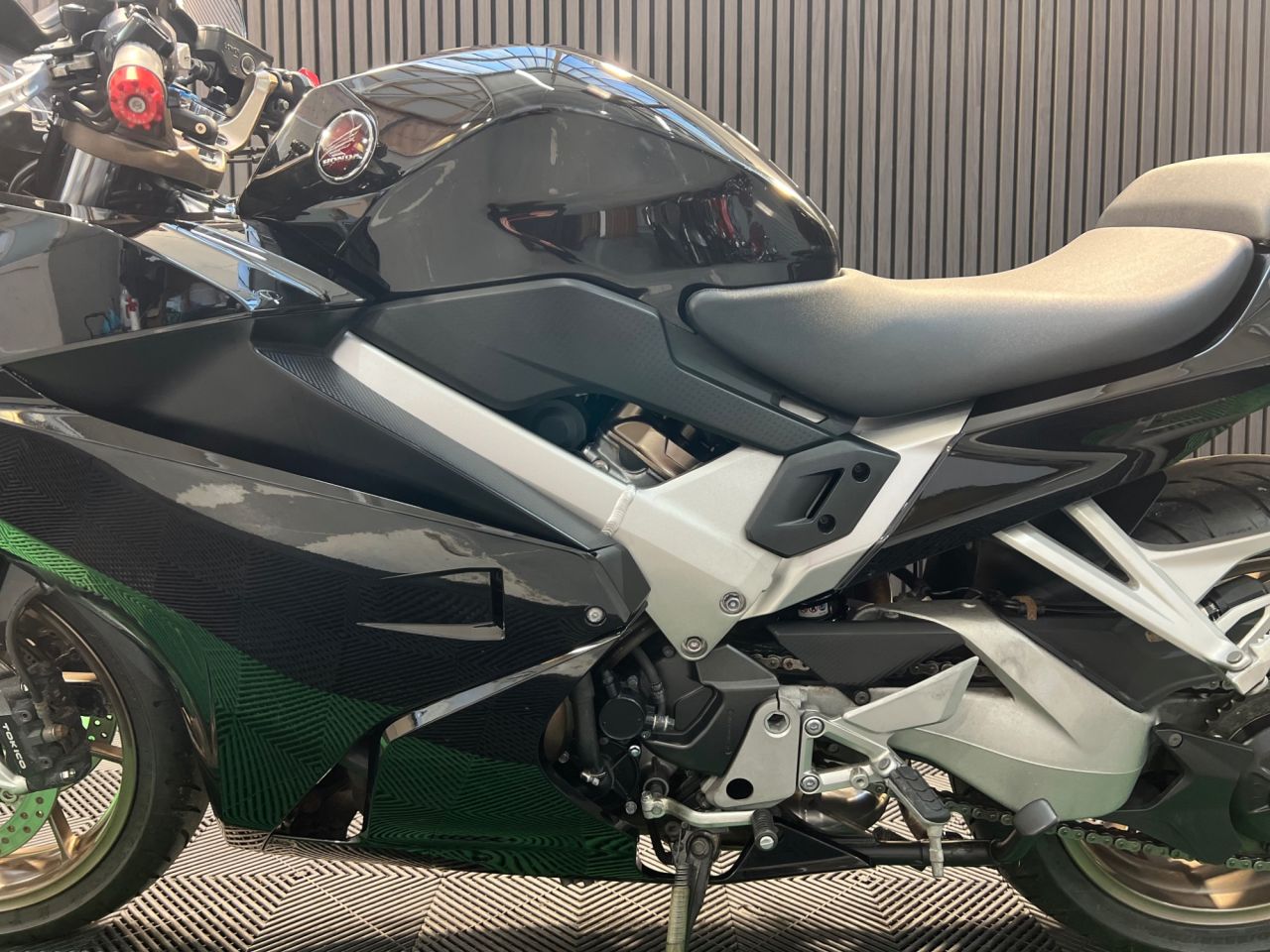 Used Honda VFR800F for sale - 78435197: Photo 19