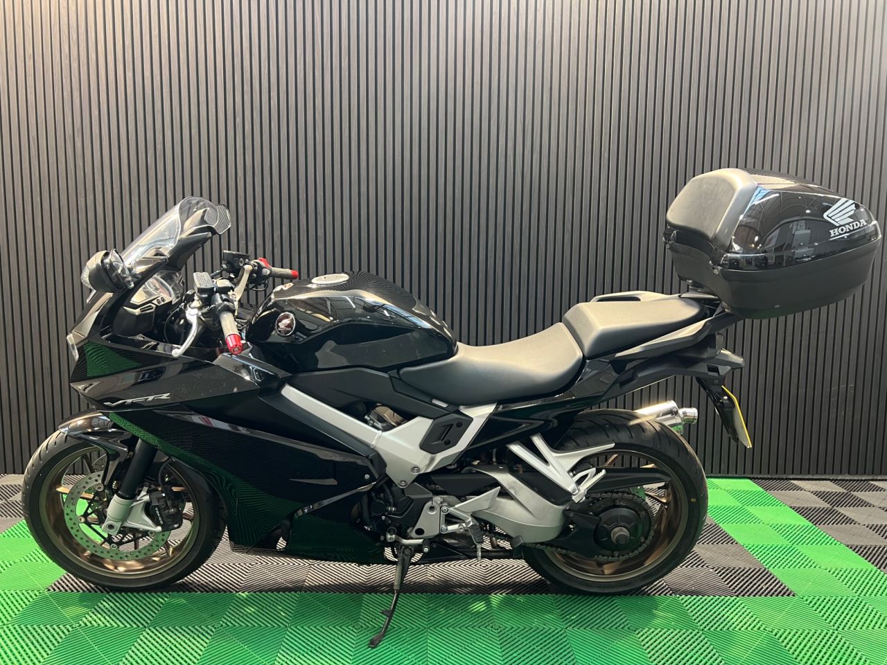 Used Honda VFR800F for sale - 78435197: Photo 7