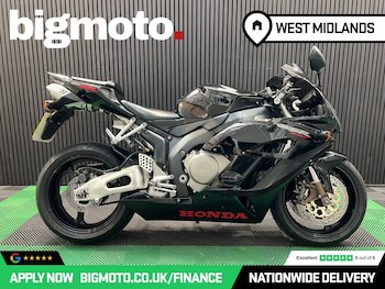 Used Honda CBR1000RR Fireblade undefined for sale - bike-78552441: Photo