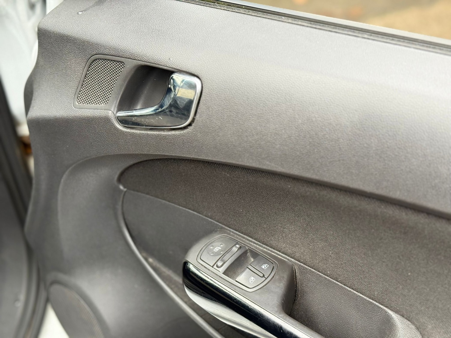 Used Vauxhall Corsa 2010 for sale - 76525833: Photo 11