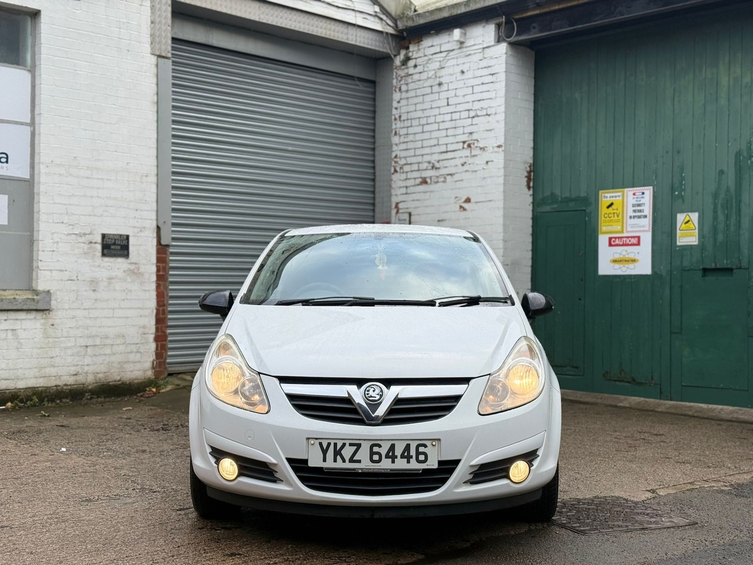 Used Vauxhall Corsa 2010 for sale - 76525833: Photo 2