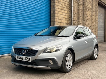 Used Volvo V40 2015 for sale - 79335309: Photo