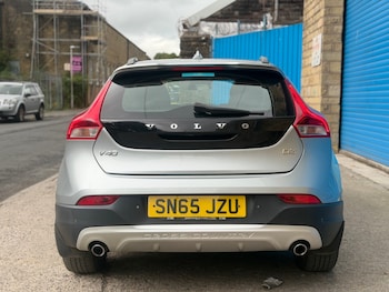 Used Volvo V40 2015 for sale - 79335309: Photo