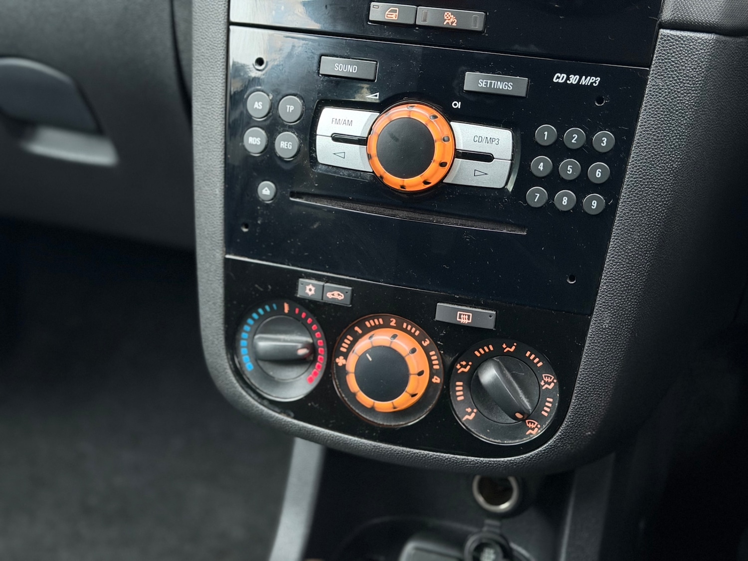 Used Vauxhall Corsa 2012 for sale - 77801945: Photo 14