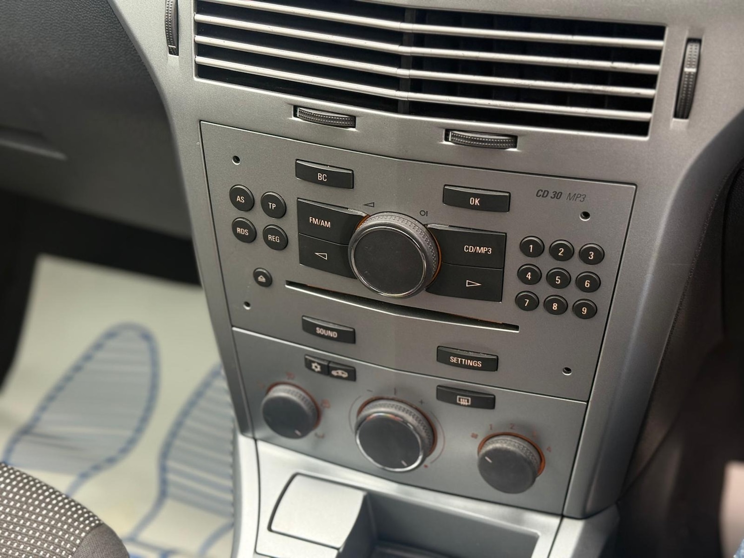 Used Vauxhall Astra 2010 for sale - 76625837: Photo 10