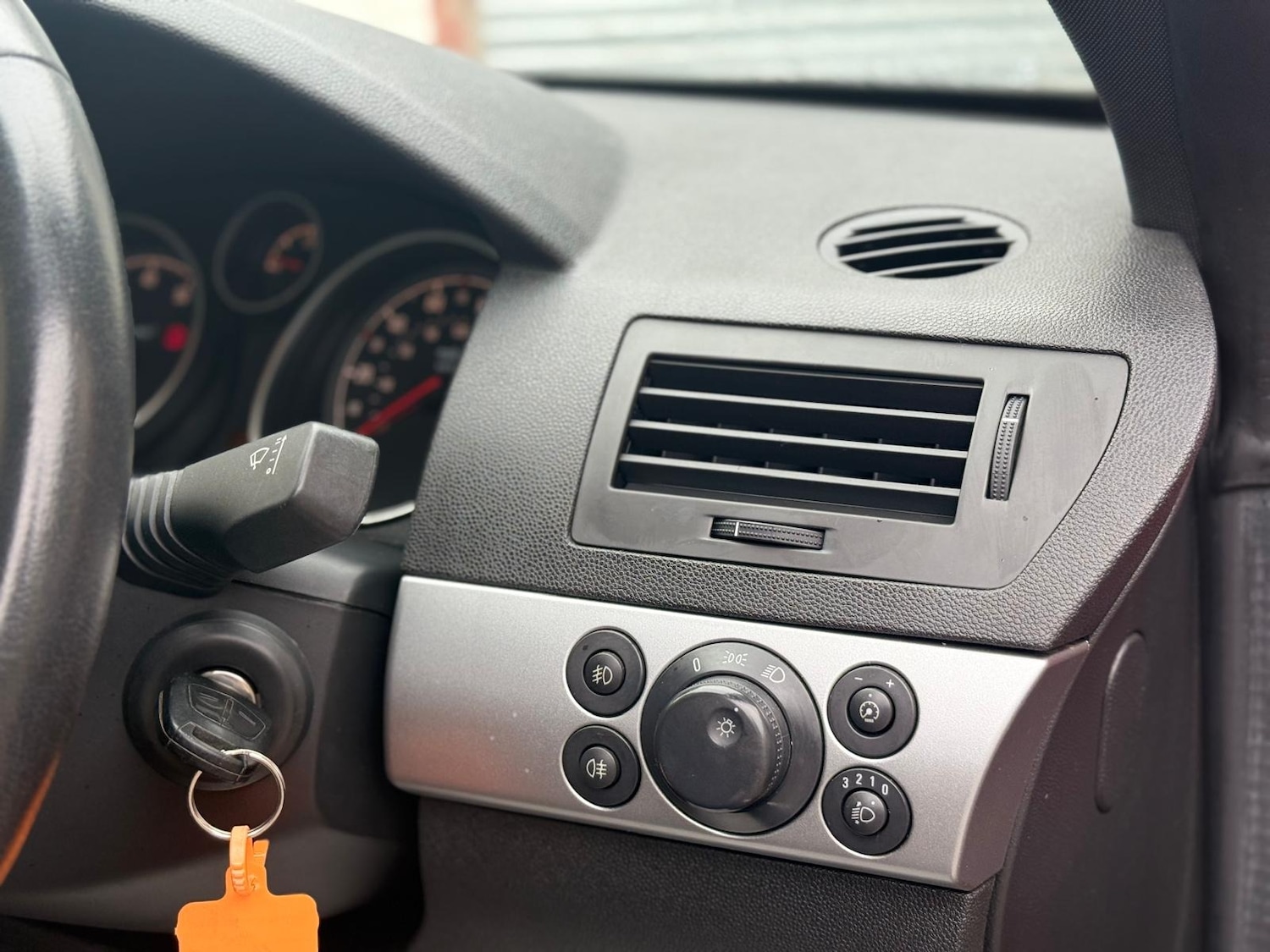 Used Vauxhall Astra 2010 for sale - 76625837: Photo 13