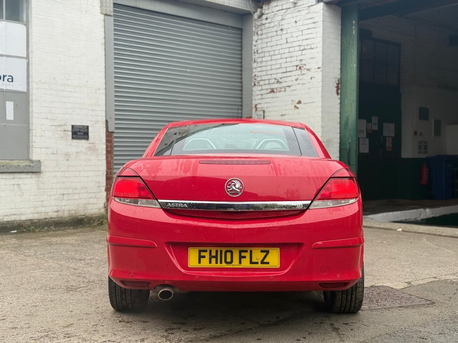 Used Vauxhall Astra 2010 for sale - 76625837: Photo 2