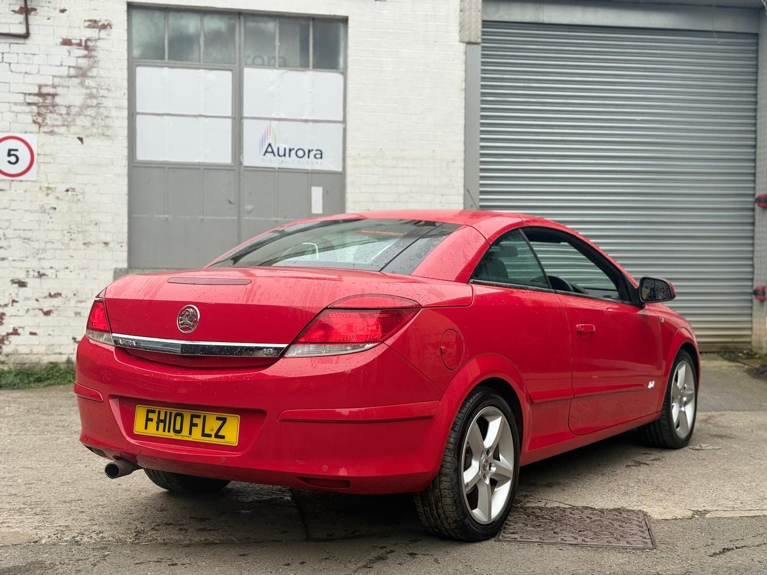 Used Vauxhall Astra 2010 for sale - 76625837: Photo 3
