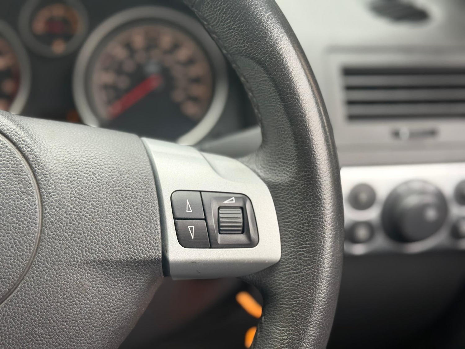 Used Vauxhall Astra 2010 for sale - 76625837: Photo 8