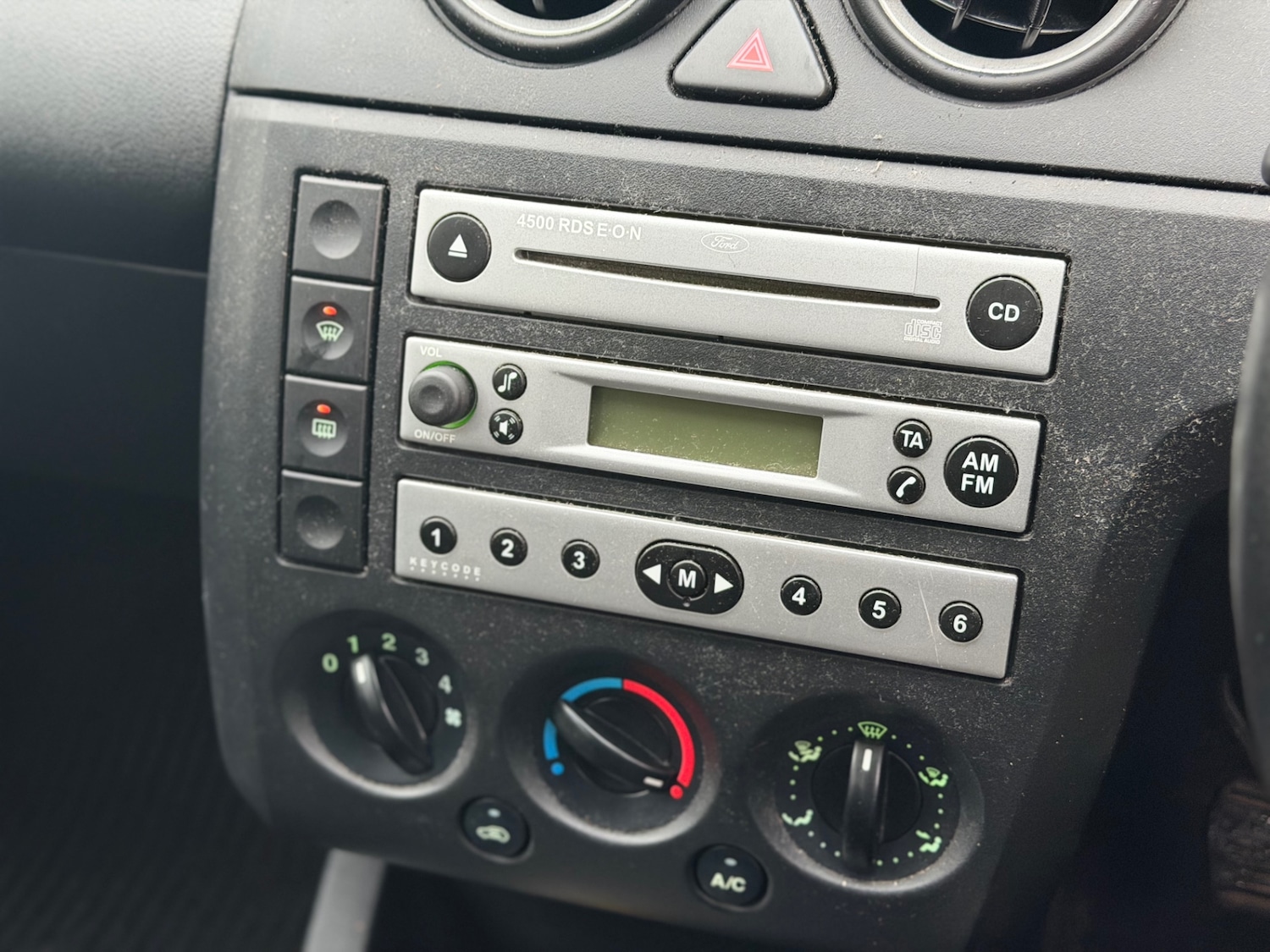 Used Ford Fiesta 2004 for sale - 77300364: Photo 11