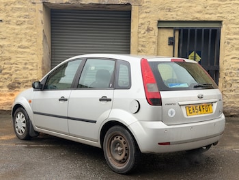 Used Ford Fiesta 2004 for sale - 77300364: Photo