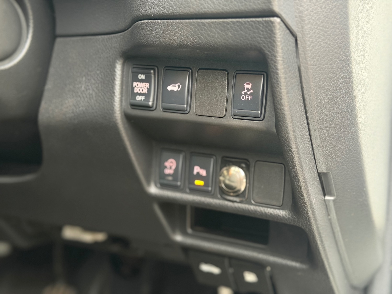 Used Nissan X-Trail 2015 for sale - 77801938: Photo 16