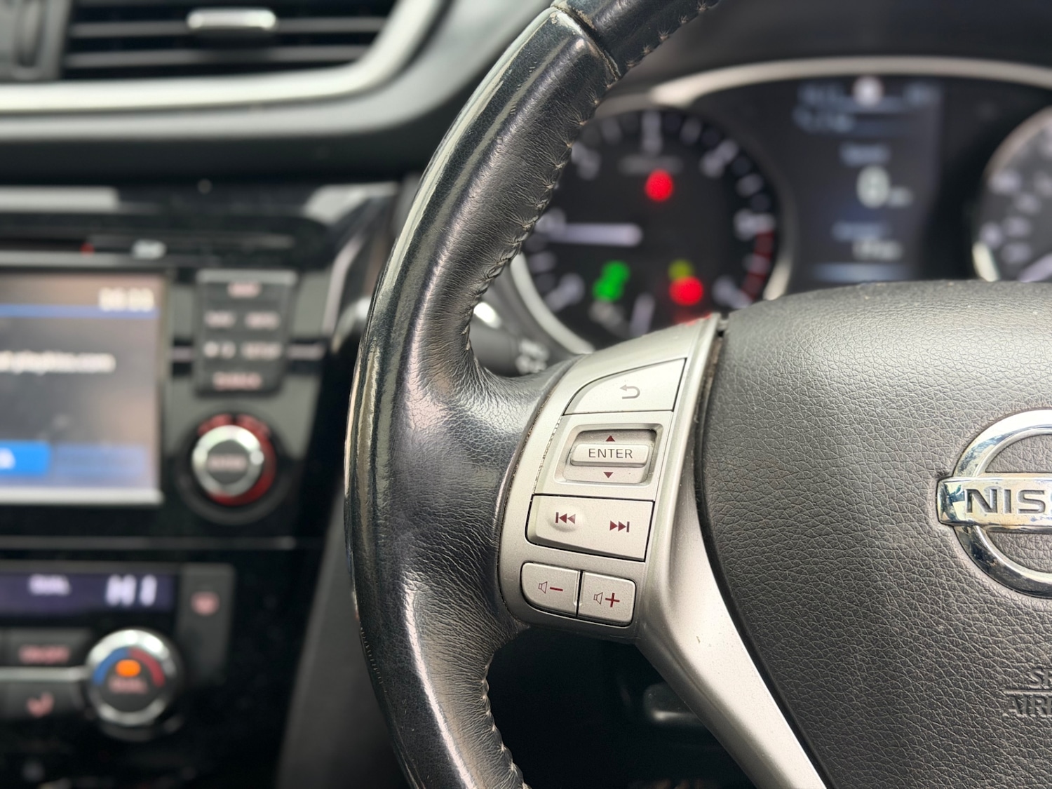 Used Nissan X-Trail 2015 for sale - 77801938: Photo 21