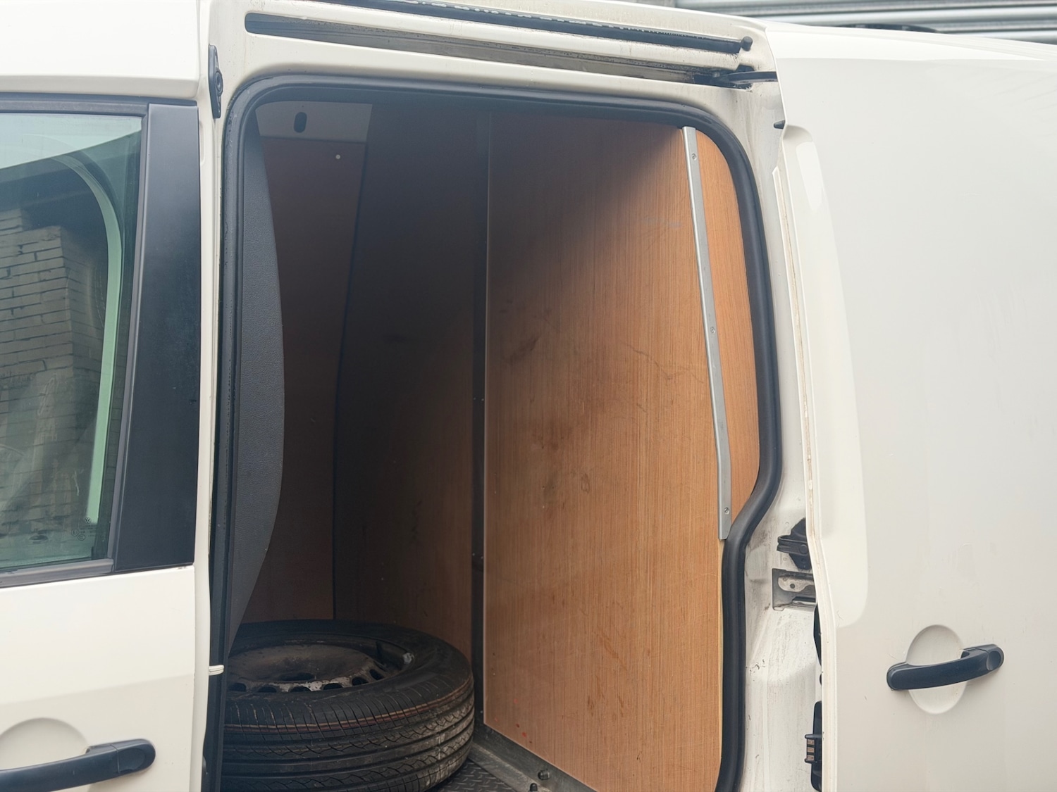 Used Volkswagen Caddy 2014 for sale - 77324417: Photo 8