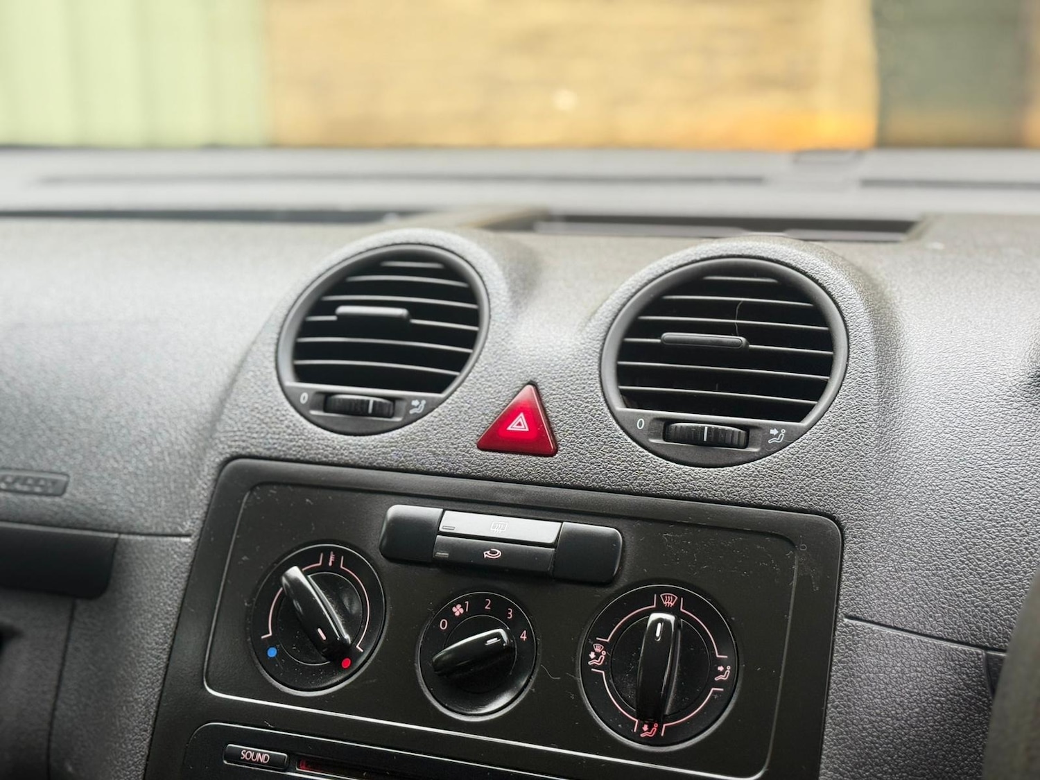 Used Volkswagen Caddy 2011 for sale - 76527310: Photo 14