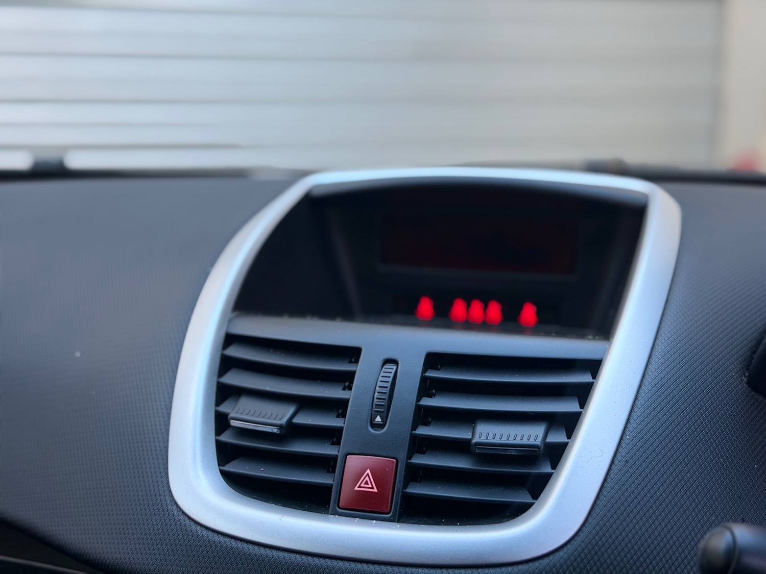 Used Peugeot 207 2010 for sale - 77221051: Photo 11