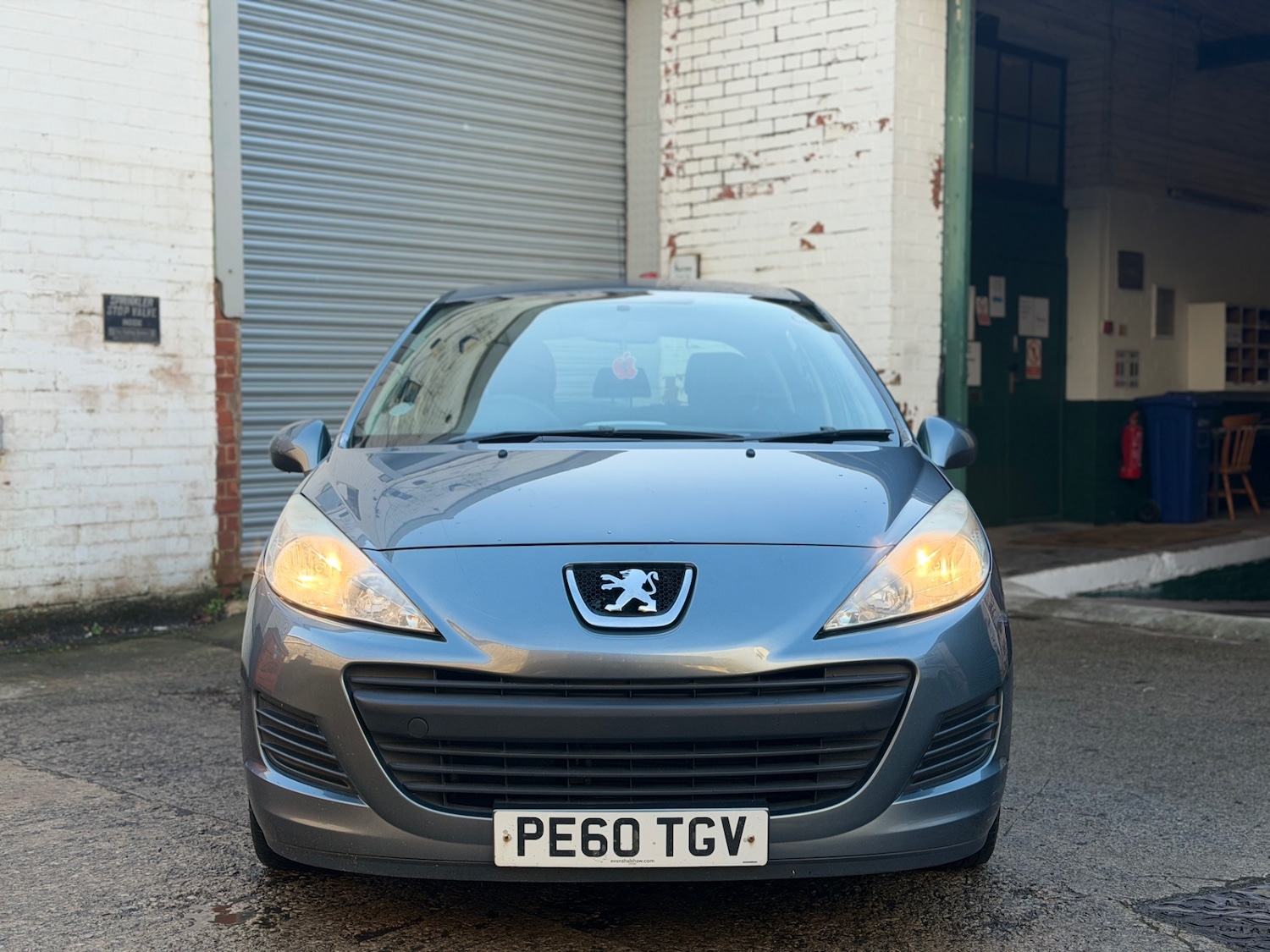 Used Peugeot 207 2010 for sale - 77221051: Photo 2