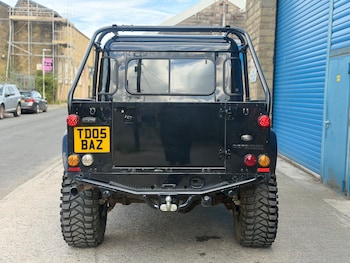 Used Land Rover Defender 110 2005 for sale - 79487527: Photo