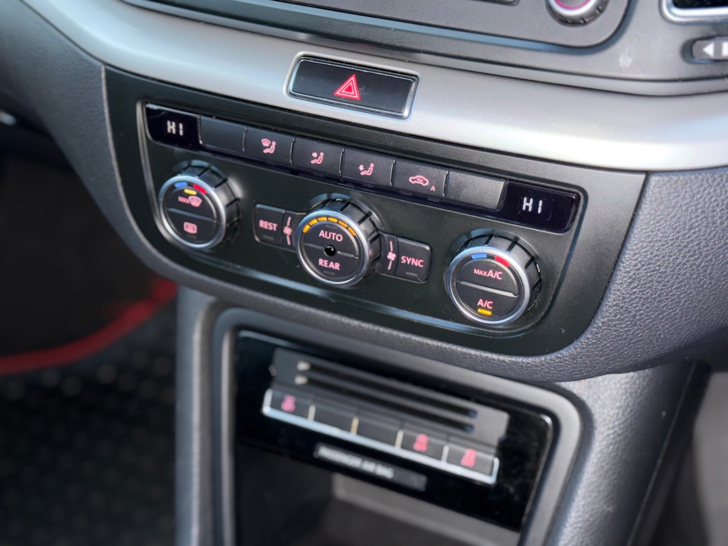 Used Volkswagen Sharan 2014 for sale - 77801941: Photo 16