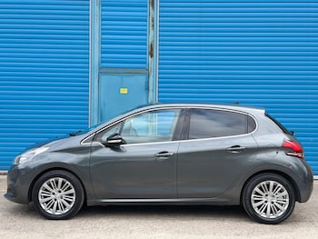 Used Peugeot 208 2017 for sale - 79347348: Photo