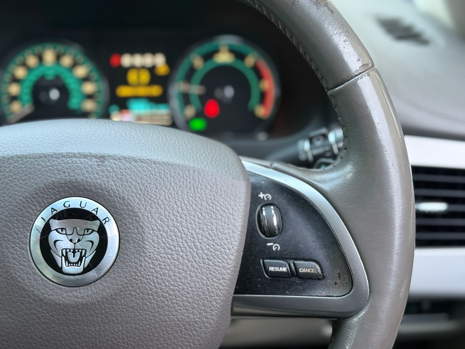 Used Jaguar XF 2013 for sale - 76570837: Photo 12