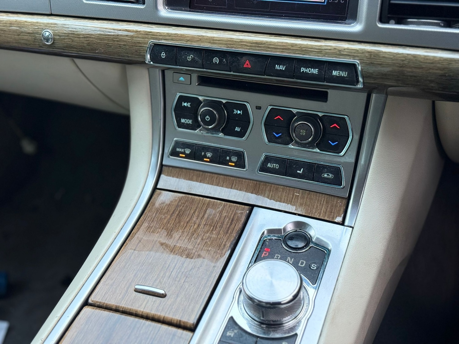 Used Jaguar XF 2013 for sale - 76570837: Photo 13