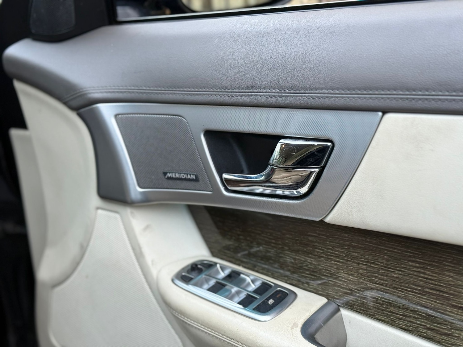 Used Jaguar XF 2013 for sale - 76570837: Photo 17