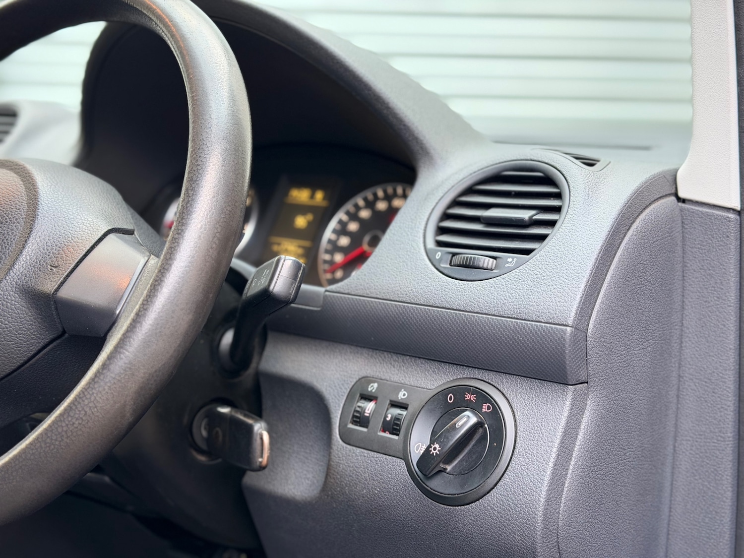 Used Volkswagen Caddy Maxi 2011 for sale - 76741498: Photo 9