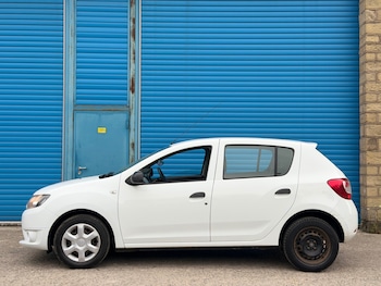 Used Dacia Sandero 2014 for sale - 79335333: Photo