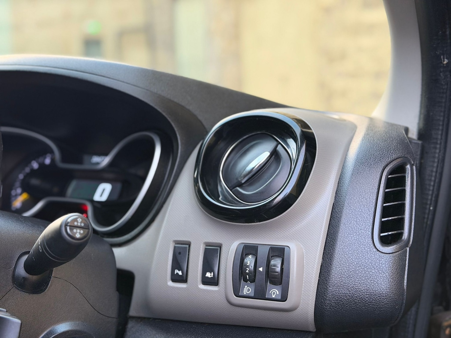 Used Renault Trafic 2015 for sale - 76885140: Photo 12