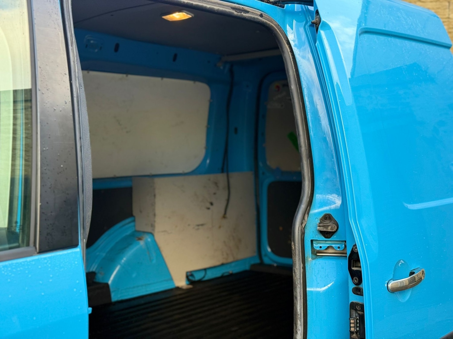 Used Volkswagen Caddy Maxi 2011 for sale - 76507356: Photo 8